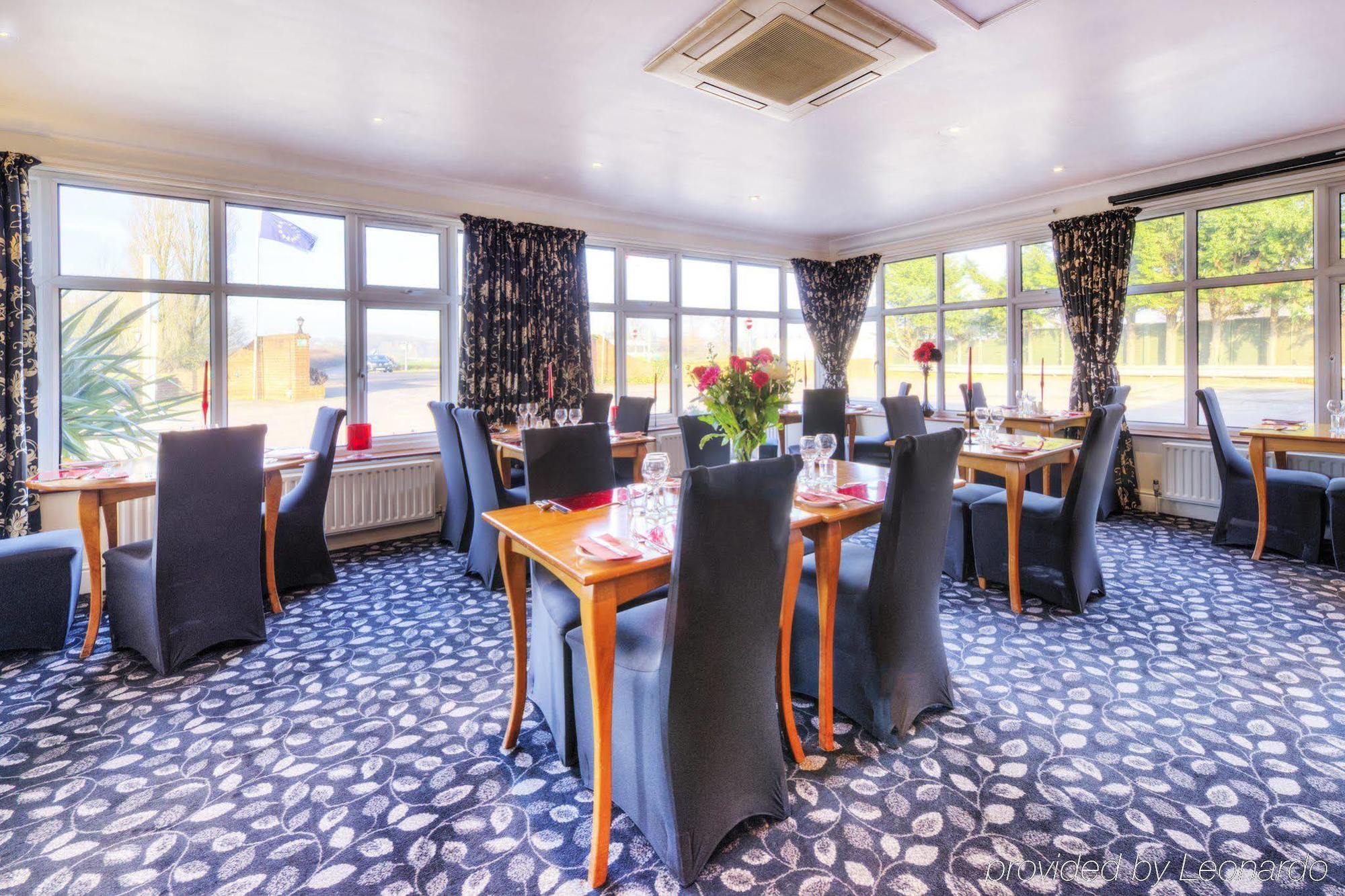 Flexistay Reading West Aparthotel - With Communal Kitchen Use Zewnętrze zdjęcie