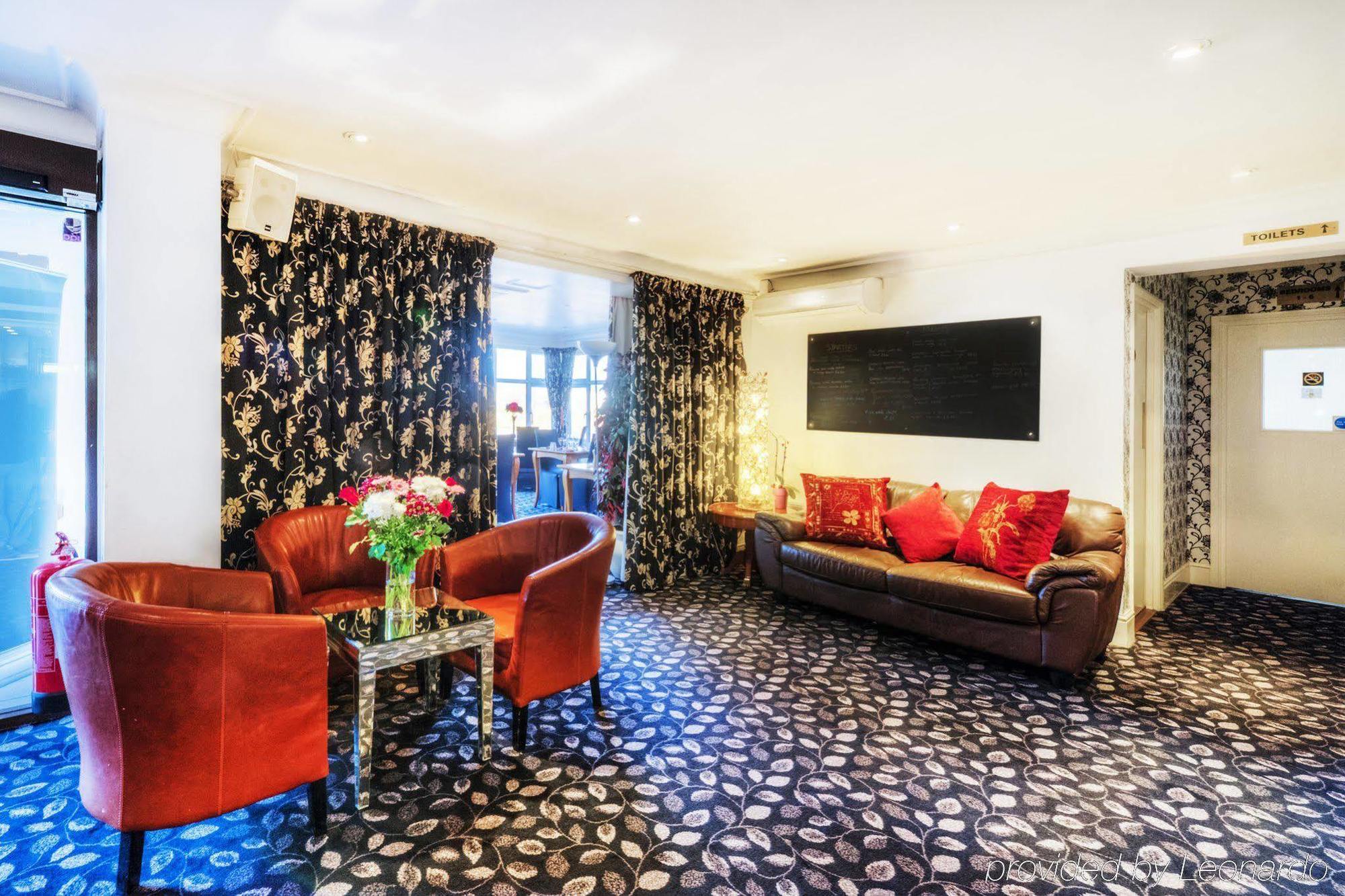 Flexistay Reading West Aparthotel - With Communal Kitchen Use Zewnętrze zdjęcie