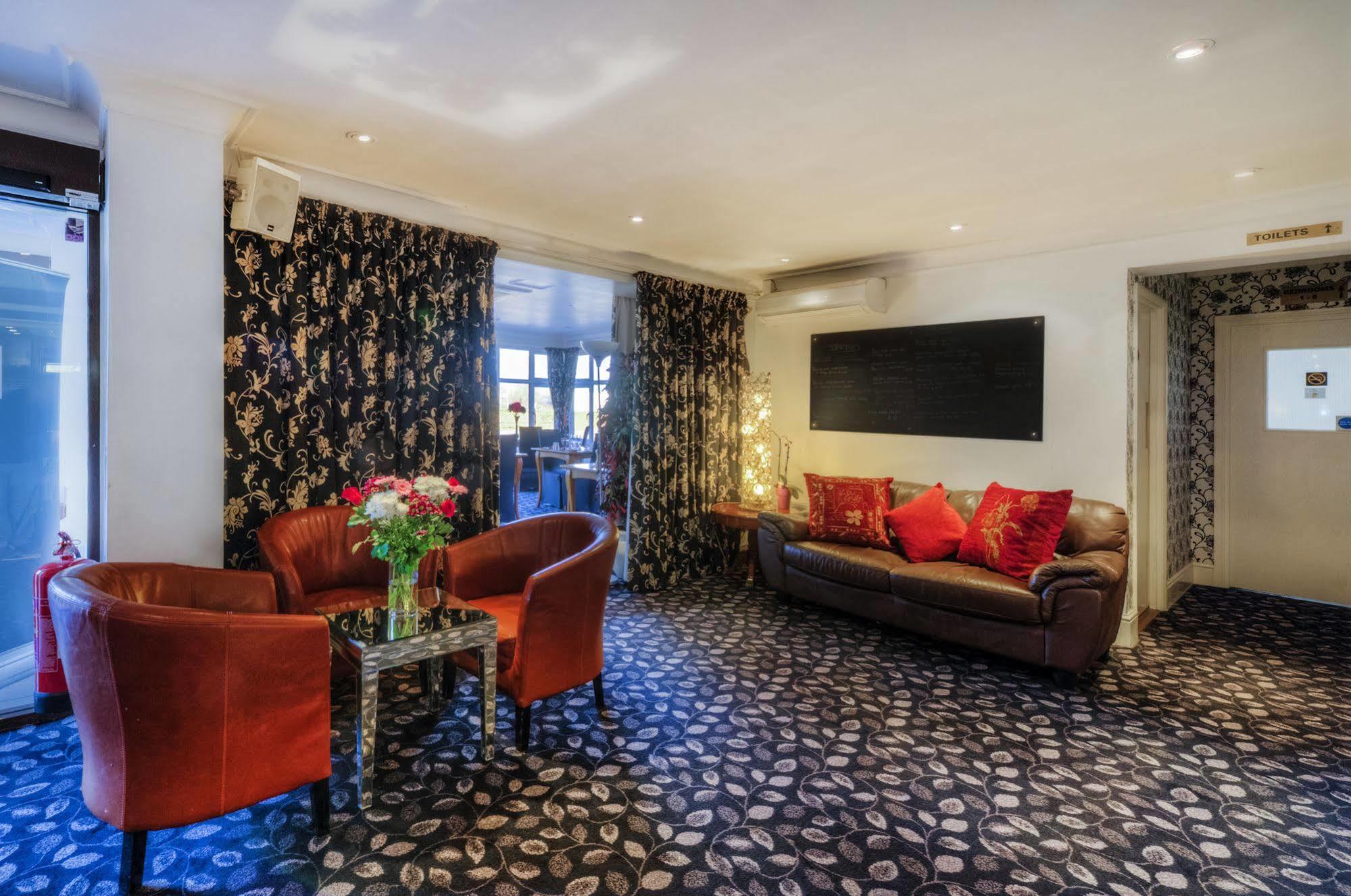 Flexistay Reading West Aparthotel - With Communal Kitchen Use Zewnętrze zdjęcie